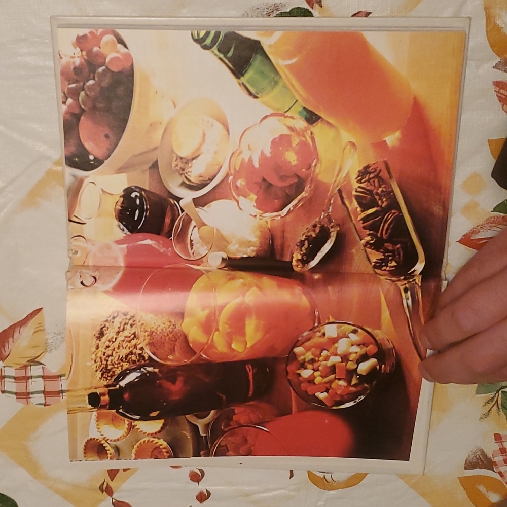 2/$8 📚 1974 The New Joys of Jell-O Recipe Book - Picture 6 of 17